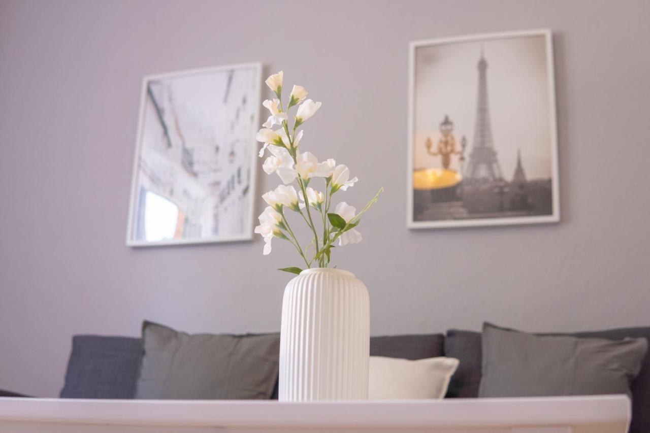"Purple Chill" Super Zentrale Ferienwohnung Hbf-Messe-Buergerweide-Citygate-Ovb Arena เบรเมน ภายนอก รูปภาพ